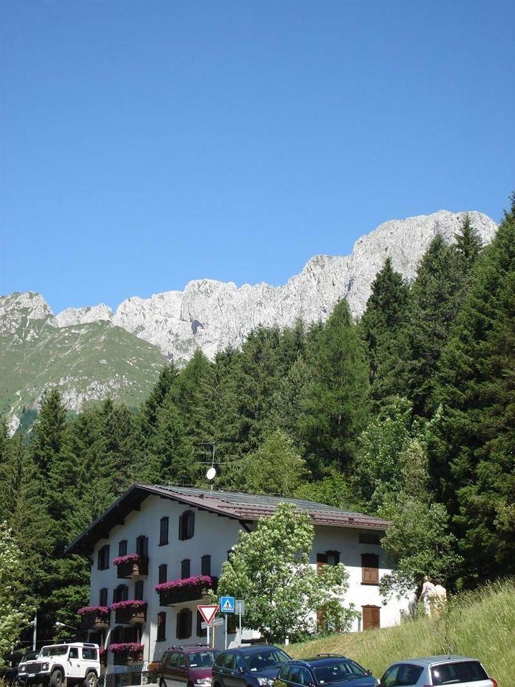 Hotel Spampatti Кастьоне-делла-Презолана Екстер'єр фото