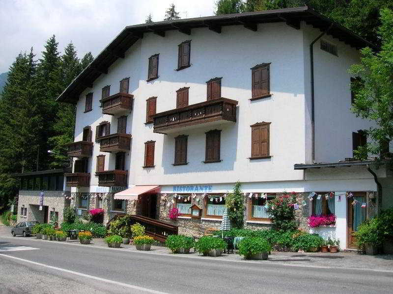 Hotel Spampatti Кастьоне-делла-Презолана Екстер'єр фото