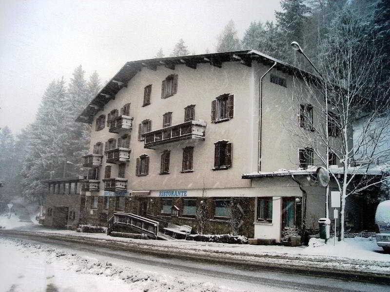 Hotel Spampatti Кастьоне-делла-Презолана Екстер'єр фото