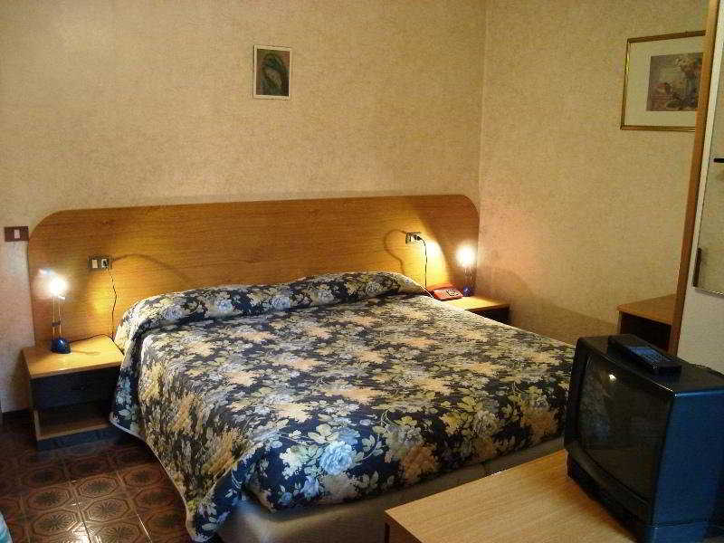 Hotel Spampatti Кастьоне-делла-Презолана Екстер'єр фото