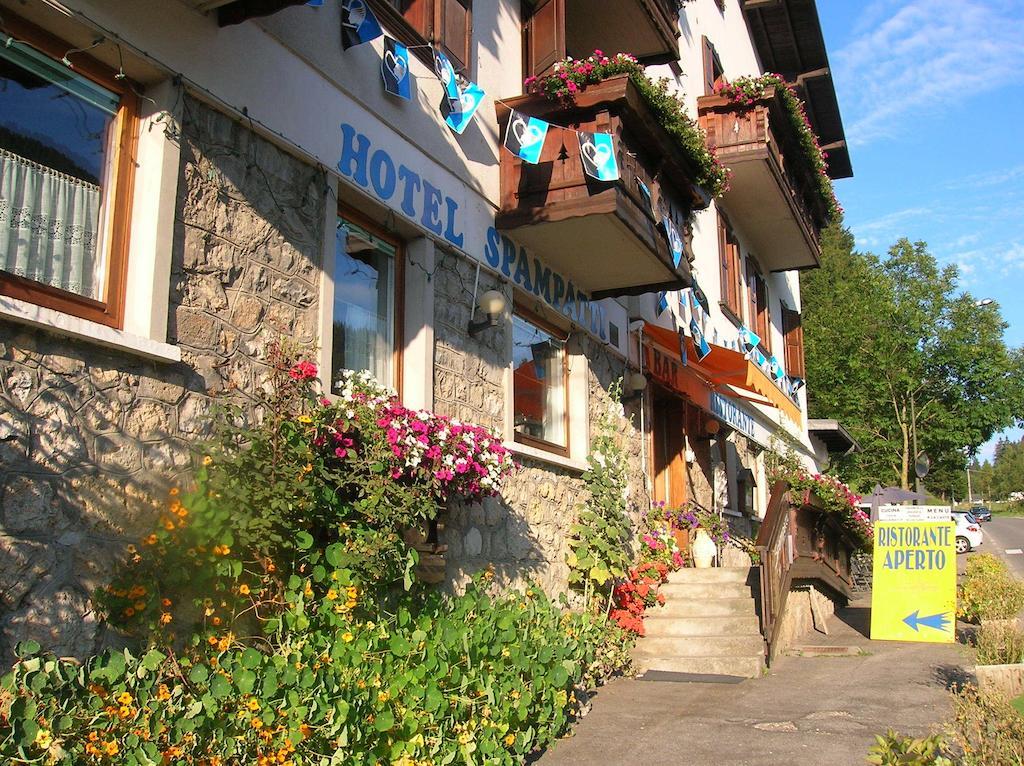 Hotel Spampatti Кастьоне-делла-Презолана Екстер'єр фото